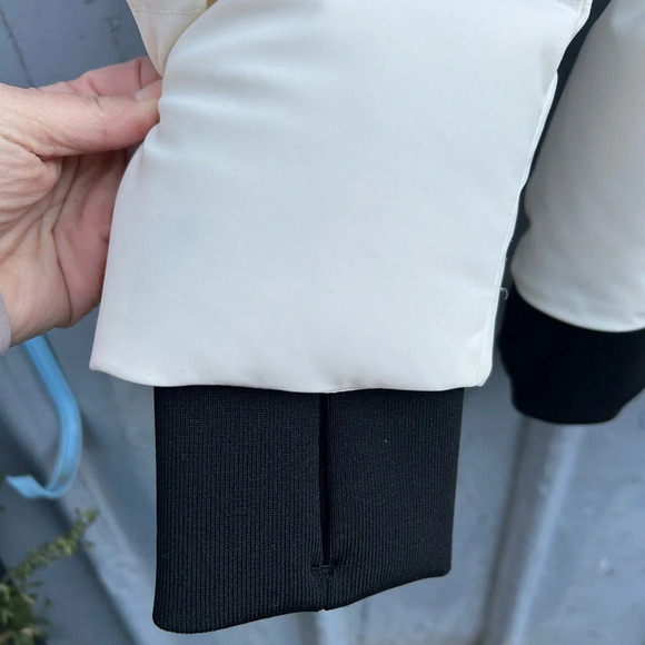 Moose Knuckles BNWOT Tracadie Down Jacket, size M - Picture 12 of 16